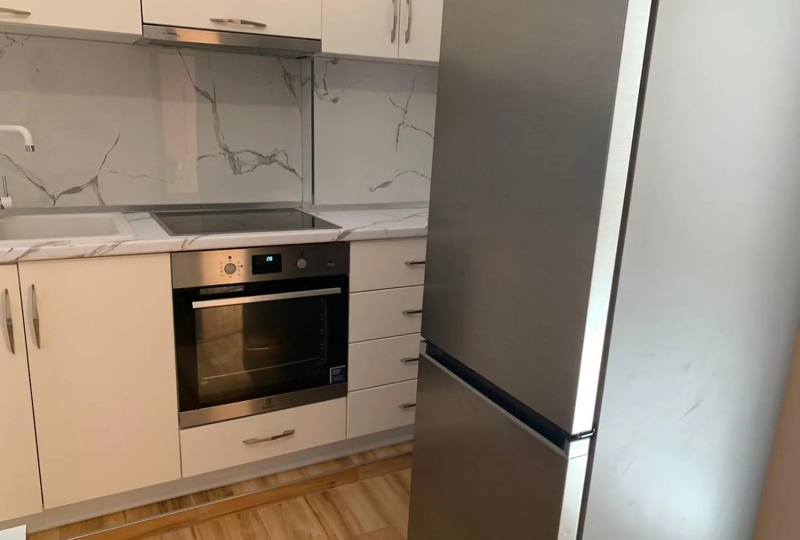 Lungo Mare Te Carburanti Castrati Apartment Vlore
